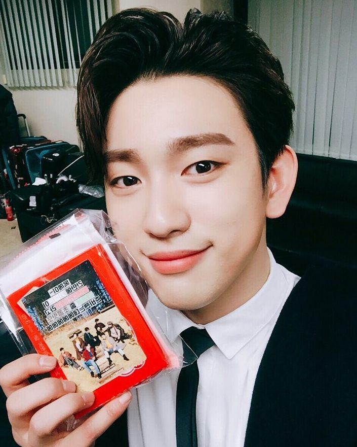 mtuone93's tweet photo. With ahgase's sweet love befitting of Valentine’s, today at #GaonAwards we got 2 awards #HotPerformance #WorldKPOPStar
#Ahgases I hope today too you spend a sweet day watching #GOT7 7ㅅ7 #💓 #🐥 See you in a bit!
2018 GLOBAL VLIVE TOP 10! https://t.co/keBlD3FLZ9