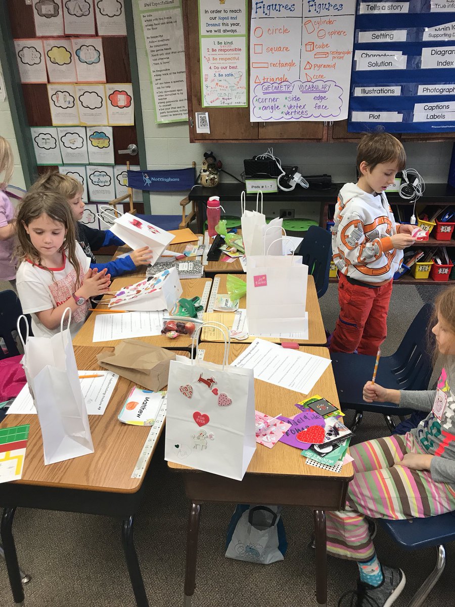 2ndGradePride's tweet photo. Valentine’s Day fun in the Pride this morning! 😍 🦁 https://t.co/kcICDxJfyk