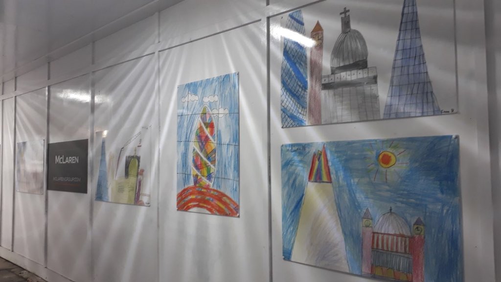 Beautiful pictures of #London landmarks drawn by children in St Paul’s Cathedral School. Thank you for these beautiful works of art! Our New Bracken House #hoarding looks a lot more cheerful! 🤗 #construction