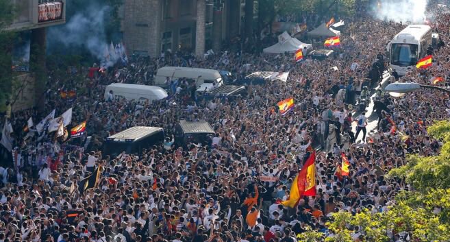 El Real Madrid es el club más grande por noches como la de hoy. Equipo y afición, todos a una. ¡HALA MADRID! 💪💪🍍🍍