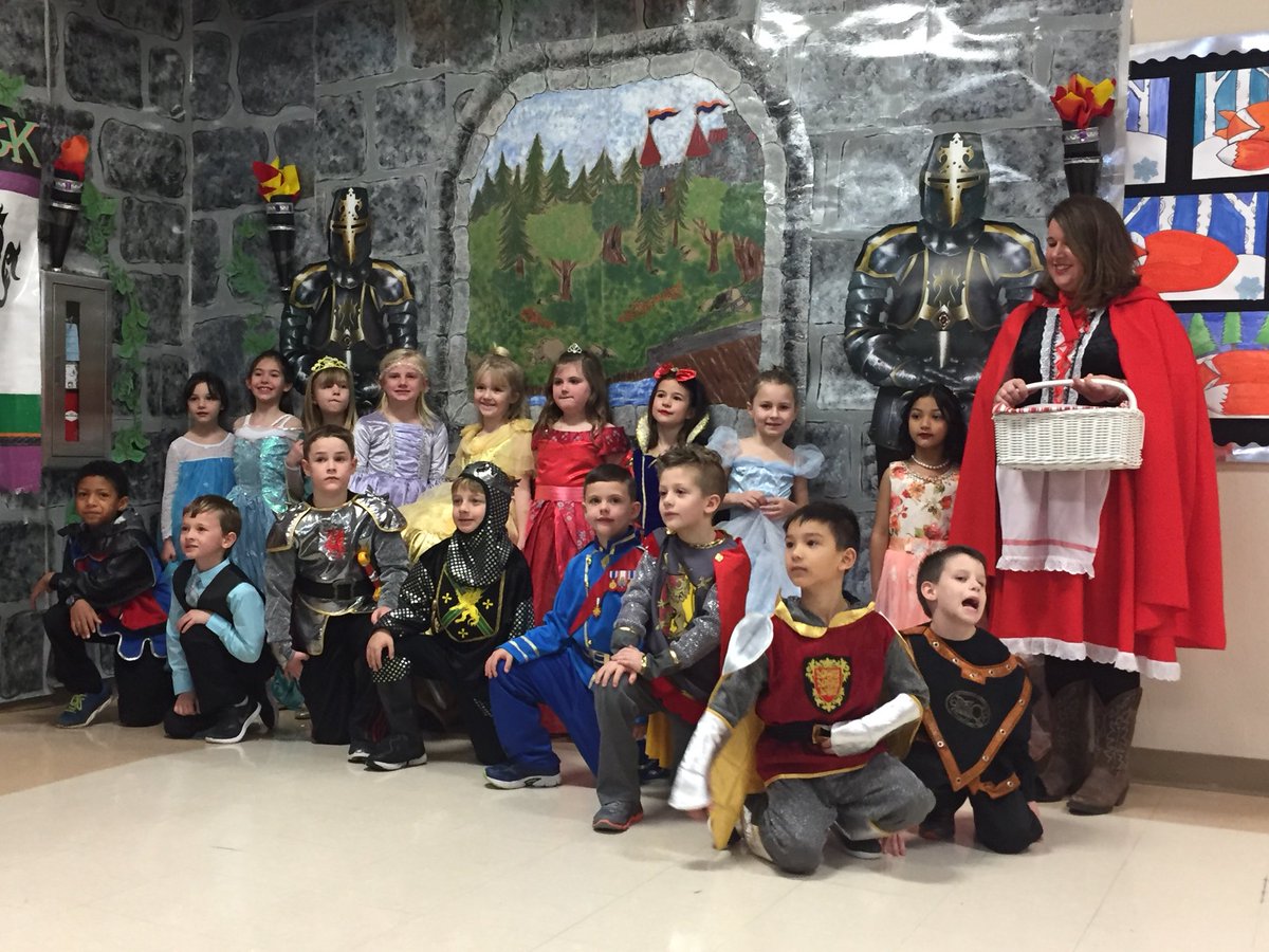 tiffanynimphius's tweet photo. Fairytale Ball 2018. @MsBBsclass! Kavion and Brooklyn were dance partners. 😍 https://t.co/SGTeR1f8mu