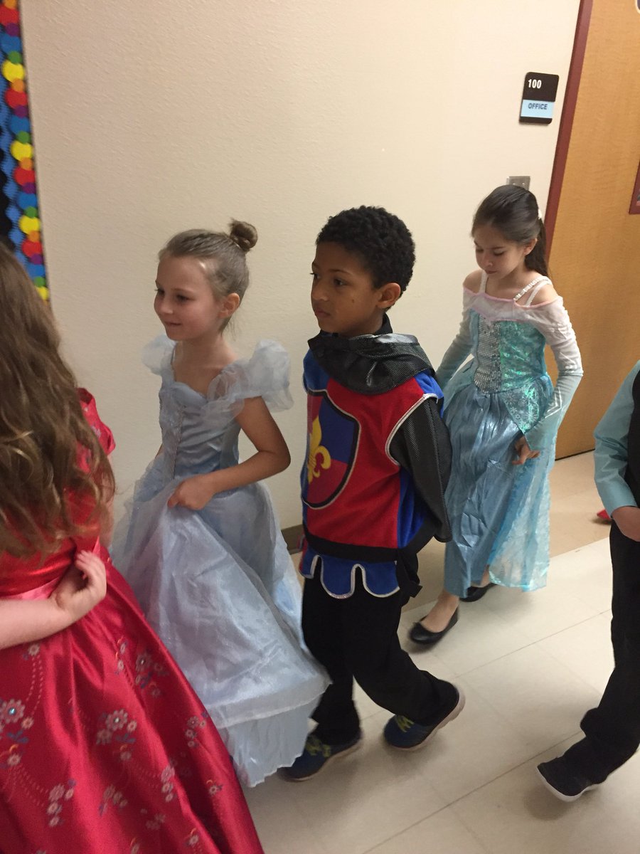 tiffanynimphius's tweet photo. Fairytale Ball 2018. @MsBBsclass! Kavion and Brooklyn were dance partners. 😍 https://t.co/SGTeR1f8mu