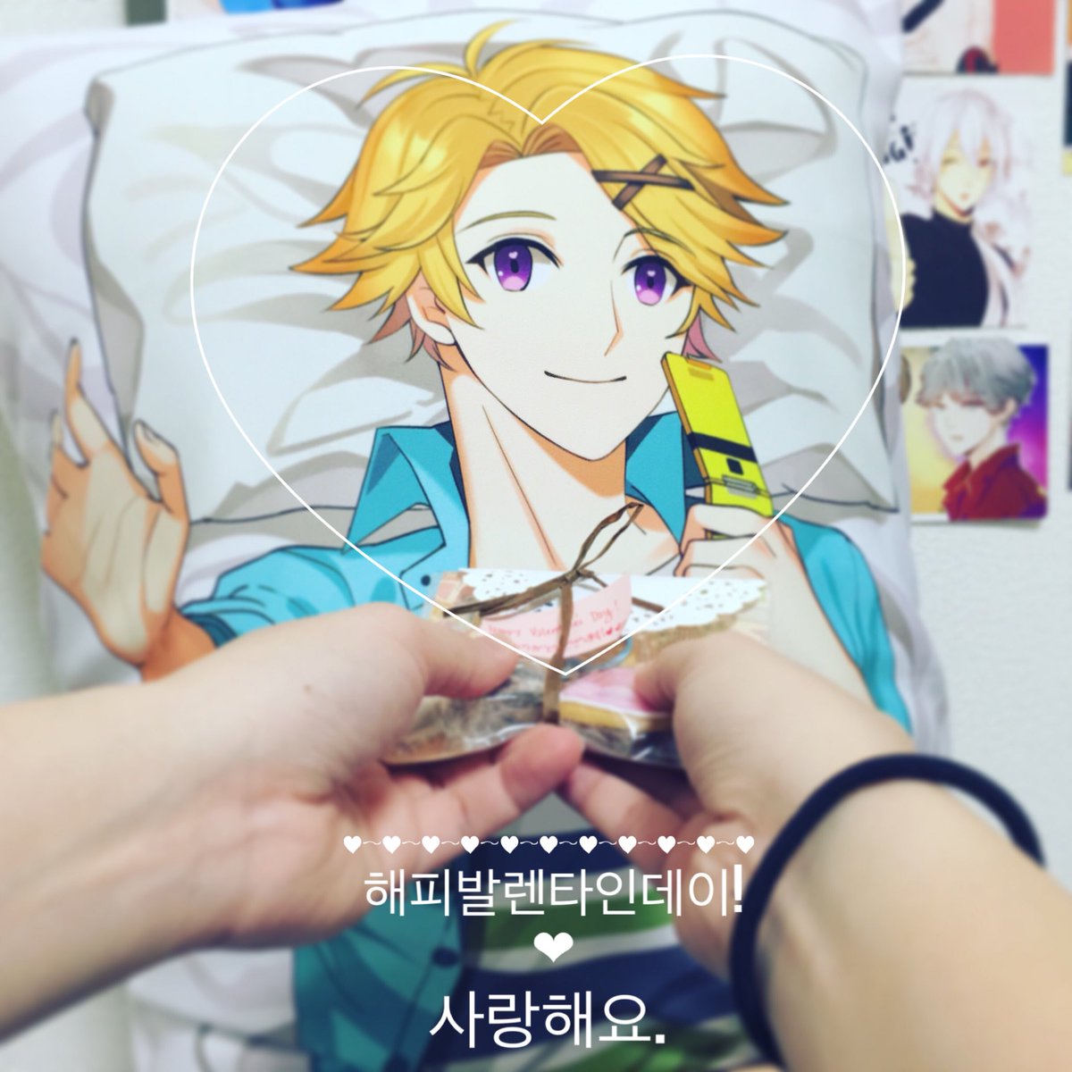 himitsu_no_koto's tweet photo. So I gave my last bag of sweets to the love of my life since 2016. Noona loves you!~ (´°̥̥̥̥̥̥̥̥ω°̥̥̥̥̥̥̥̥｀)
😂 I’m only okay with being called ‘noona’ if it’s Yoosung!! Guys, I was tempted to write a short narrative for this like those shoujo manga scenes. Lololol Happy 💕 Day! https://t.co/dzaqlYT3HL
