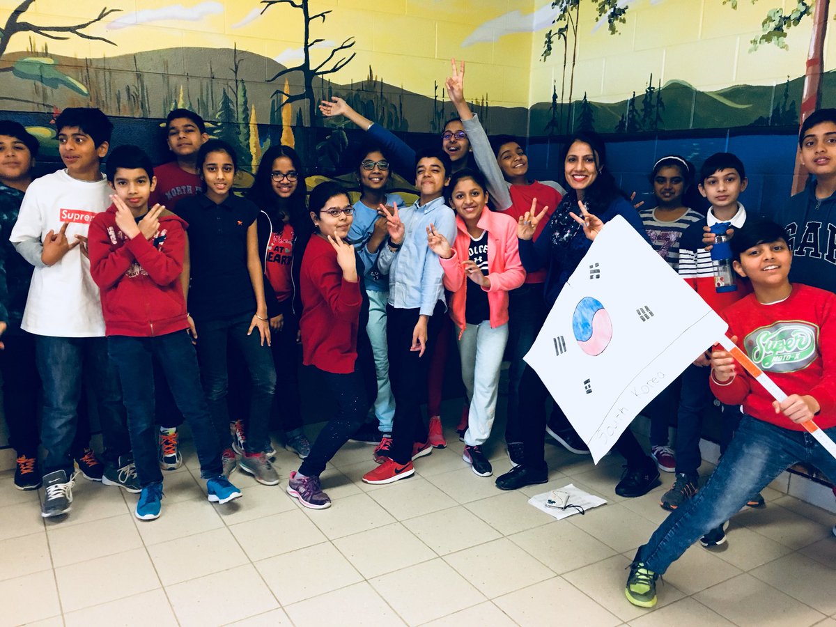 LisaOkazawa's tweet photo. Great student leadership and active day for Olympic play day @1GreatLakes2013 @wendy_vokey @RobinAPerri https://t.co/NlXOSzMHgl