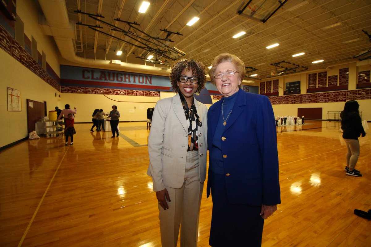 SpringISD's tweet photo. Claughton Middle School Celebrates 15th Anniversary and Looks Forward to a Bright Future. Click here to read full story: https://t.co/RywhpAjSGs https://t.co/zKTQXu5Xu7