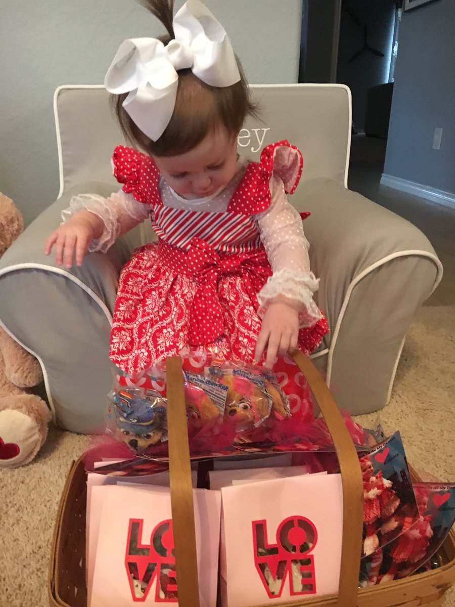 slynnretherford's tweet photo. Happy Valentines Day To All Her Dawgs! One excited Toddler this morning about an upcoming Valentines party at @TheLearningExp Plano! #tleplano https://t.co/ZDFyclyZL1
