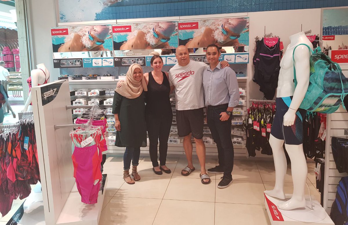 SpeedoSA's tweet photo. Congratulations to the winners of the Sanlam #CapeMile competition in connection with @Heart1049FM! We had a great time handing over the prizes with our friend @jeremyharris55 and we can't wait to see you all at the @CapeMile this weekend! #Swimming https://t.co/H820Va1vbj