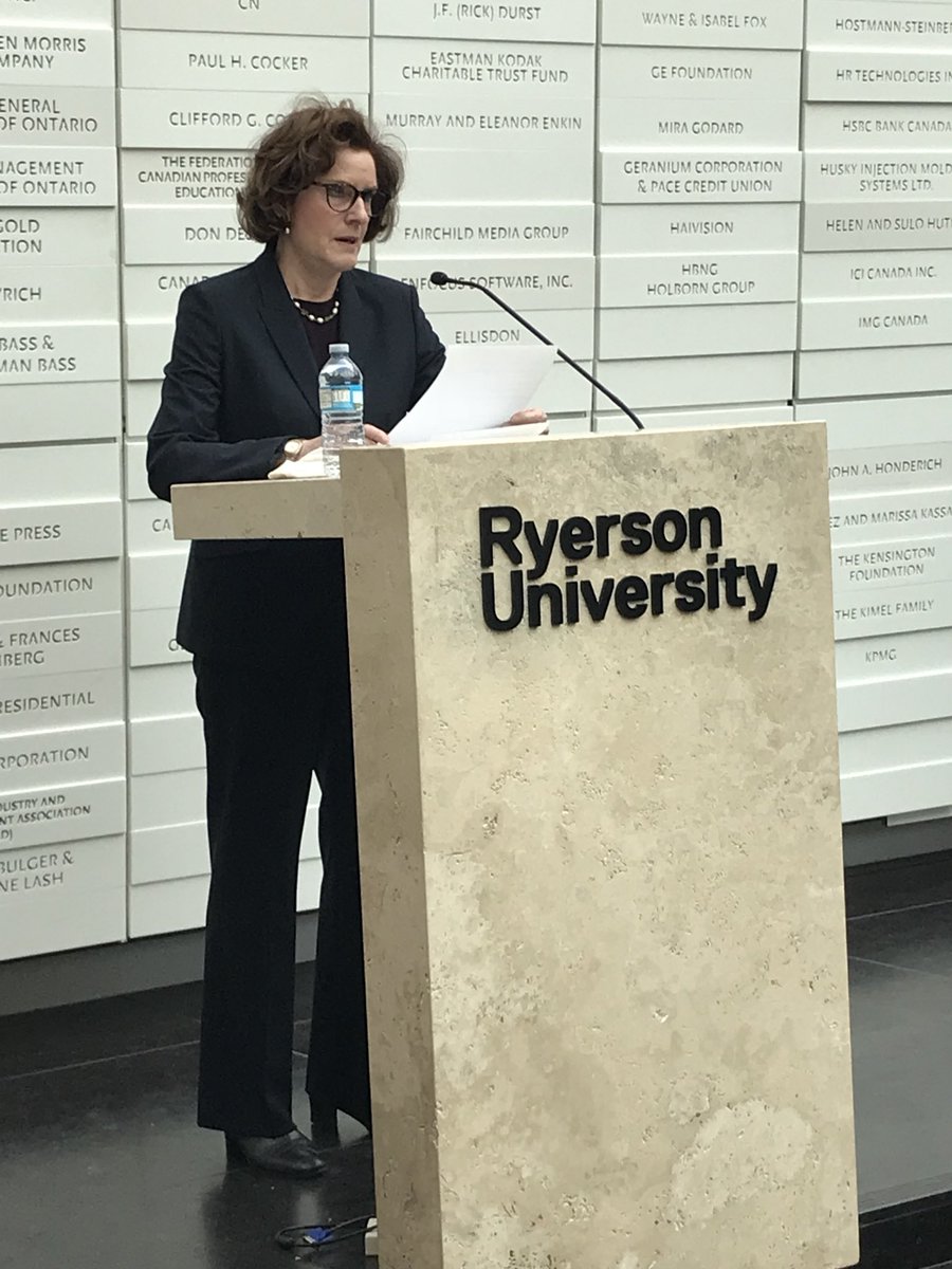 anna_cianni13's tweet photo. @caroloffcbc giving a great talk about the relationship between journalists and sources at the @RSJnow #AtkinsonLecture https://t.co/NpdtO1e1jT