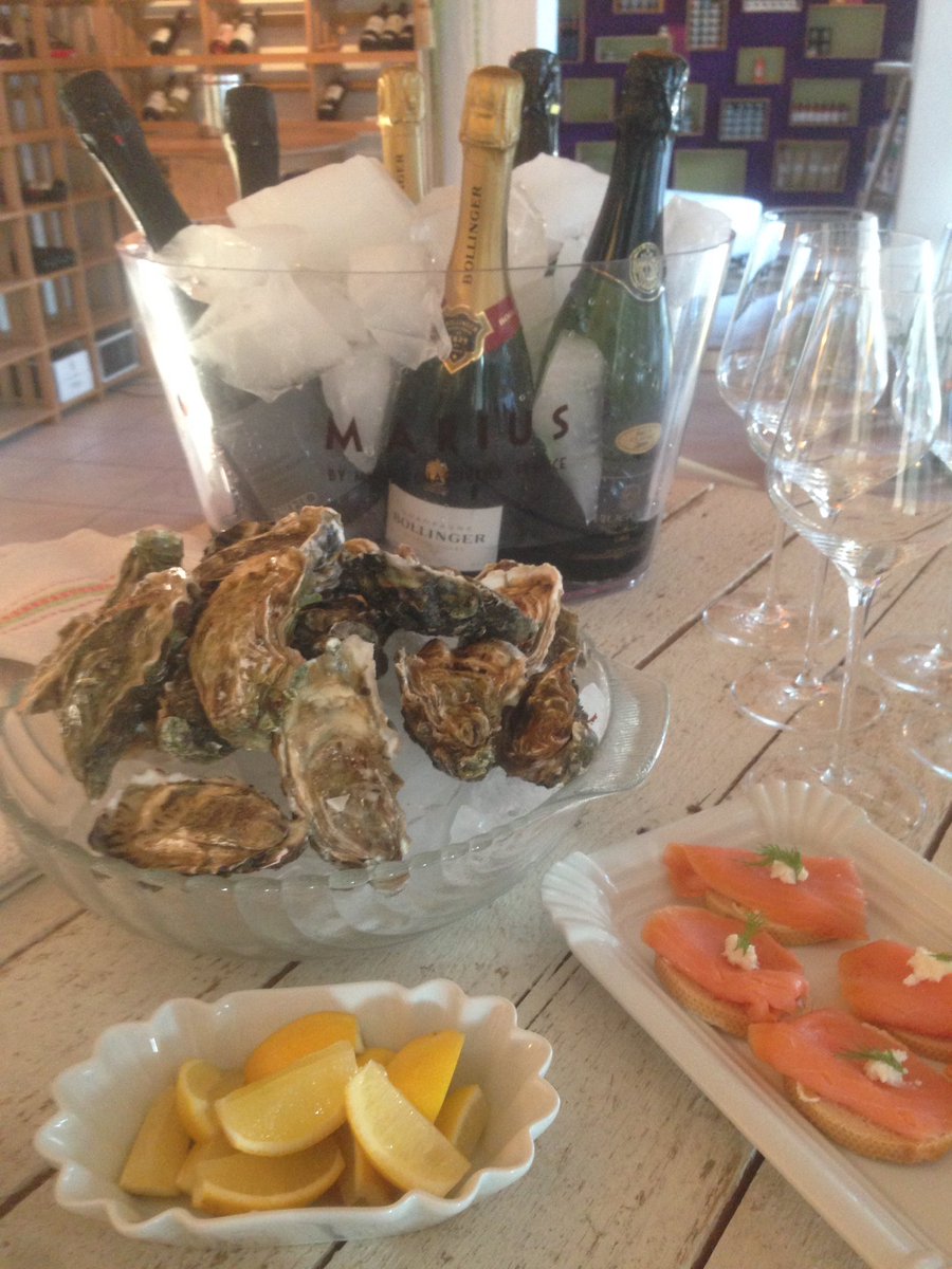 MKbuehl's tweet photo. Valentinsapéro im Weinloft. Singles und alleingelassene sind auch herzlich willkommen. @DominikRoth72 https://t.co/xx6At0UM2Q