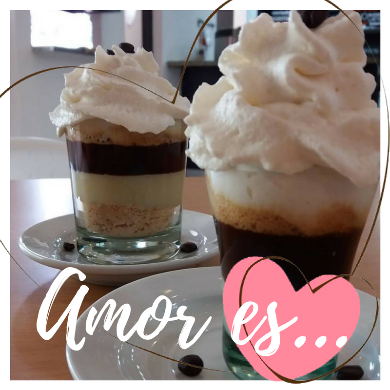 Amor es... Un rico café que nos dibuja una sonrisa!! Feliz día #GelatoLovers... ¡¡Los esperamos!! 😍❤️😘