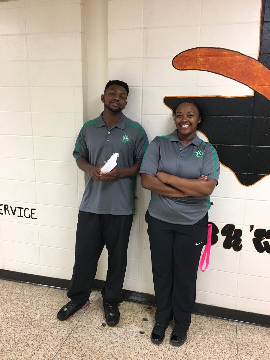 Hempstead_HS's tweet photo. It was twin day at HHS! #Homecoming2017 @HempsteadISD Coach Miller and Coach Lang were participating! https://t.co/hZVJODtjSR