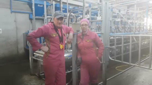 GracePrettyBird's tweet photo. I'm told there's one more live video left from Aherla - stay tuned @Peterhynes15 and @Paulahynes4 will reveal all soon. Where they got the energy for today I'll never know - paula on crutches and #calving18 in full swing. Hats off to them both! https://t.co/5viKZeLWWX
