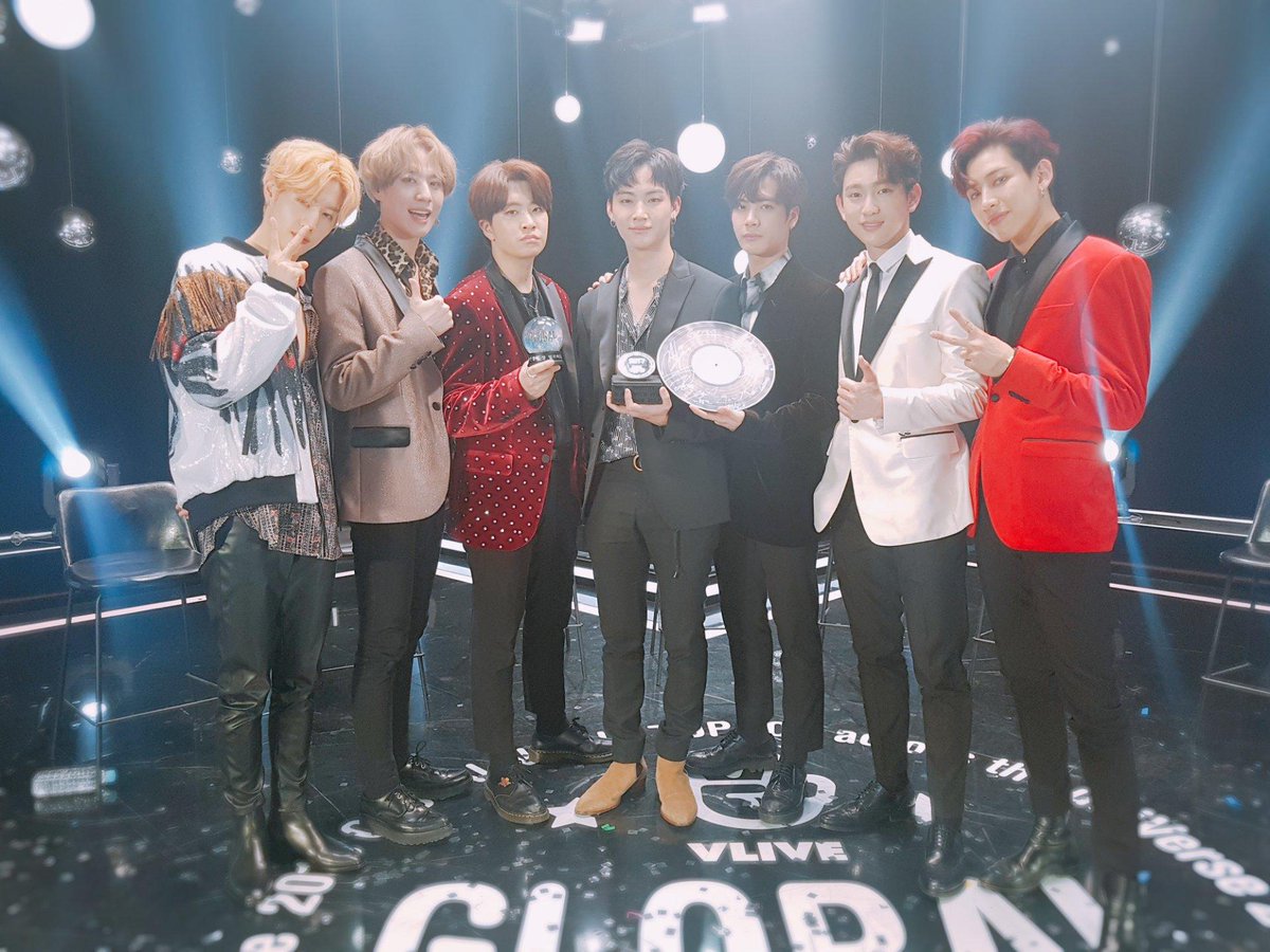 allkpop's tweet photo. #GOT7 set a new record for most 'V' app hearts on a live broadcast by surpassing 1 BILLION hearts! https://t.co/zNs6IgjwcF https://t.co/cSEmmBtemb