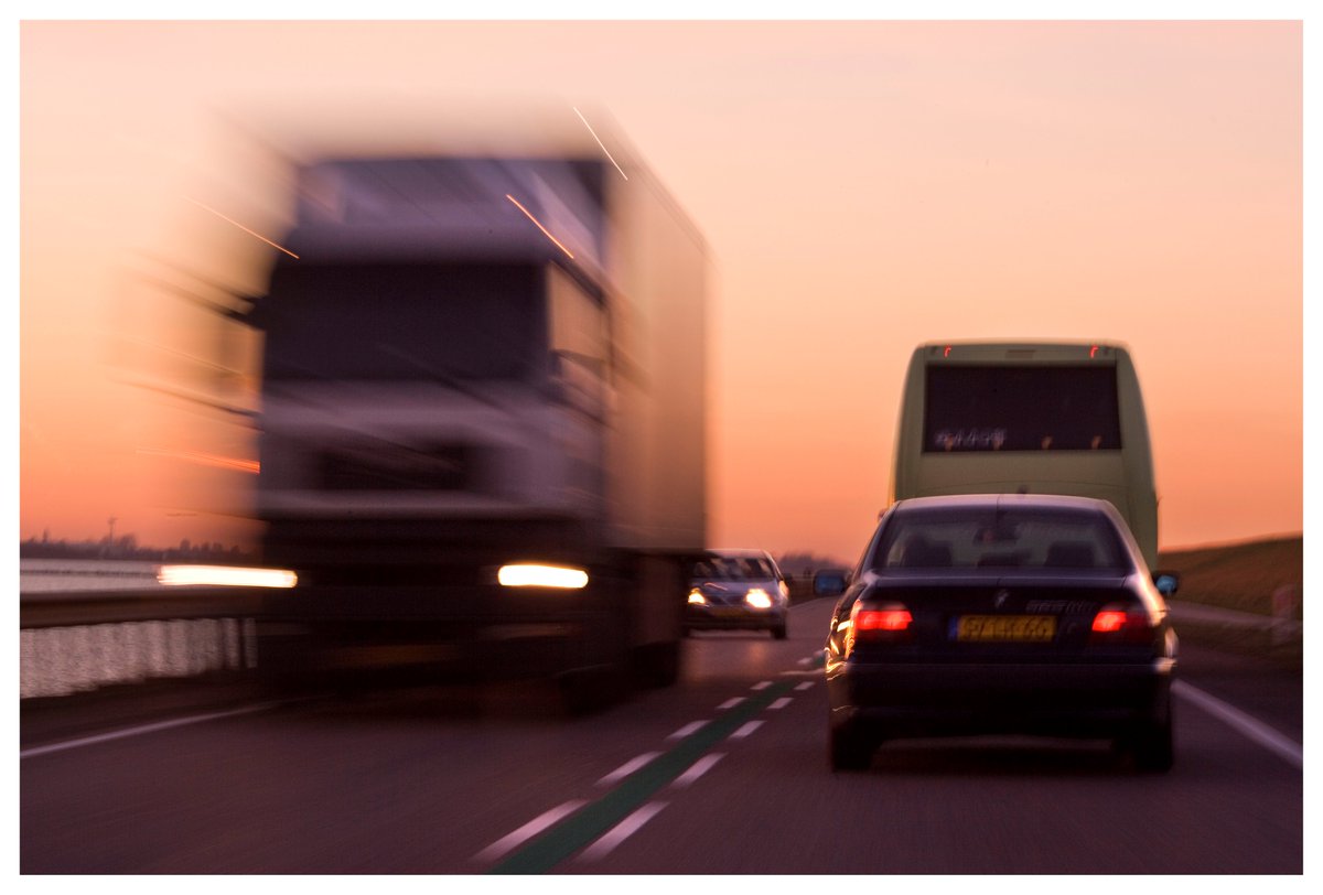 Mooi nieuws! Binnenkort start een pilot #SolaRoad voor zwaar verkeer in <a href="/ProvincieNH/">Noord-Holland</a> Check: bit.ly/2nZJLWF