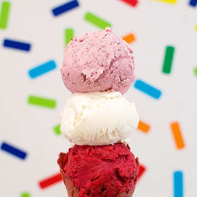 Who needs a Valentine when you have three scoops of ice cream? #coolmess ift.tt/2F4iXvO