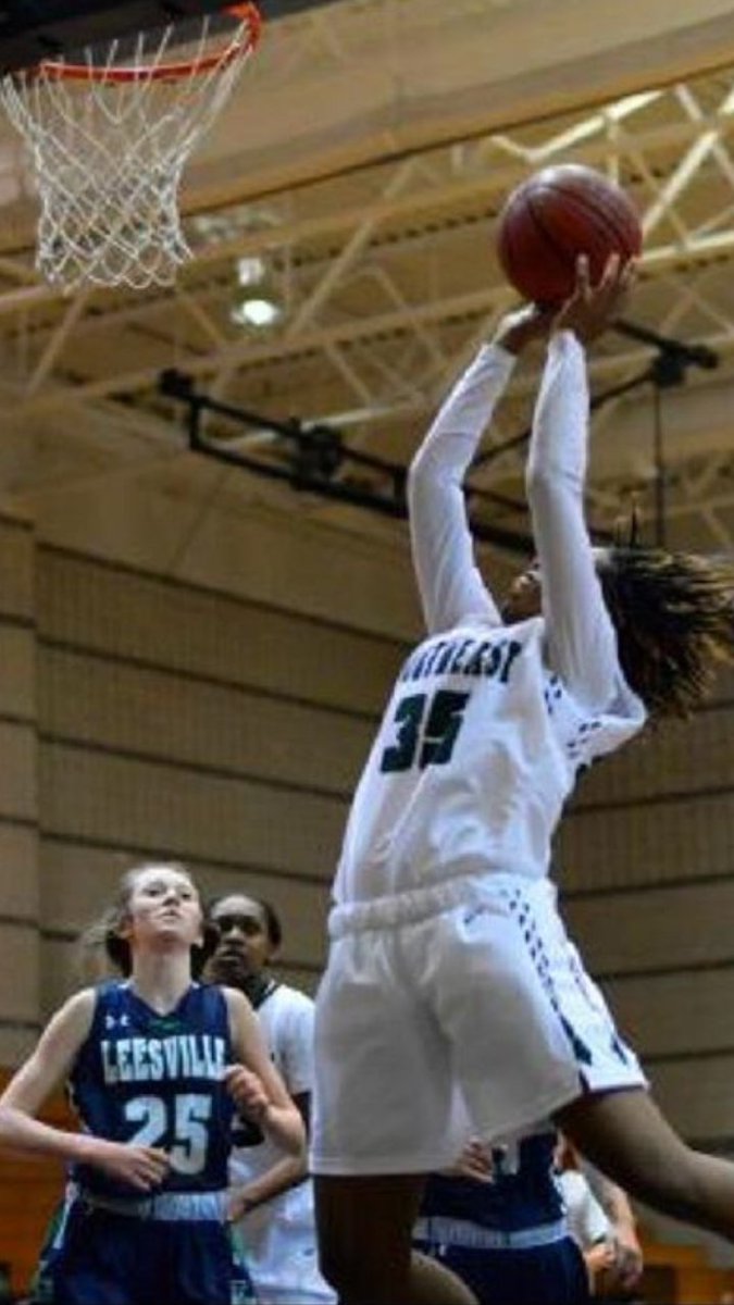 hoopmom2020's tweet photo. time to get back to work SE Raleigh Lady Bulldogs meet up with Millbrook at the office tonight..
#nonegotiating
#nocompromising
#NoDealMaking
Just 4qtrs of straight Bulldog Ballin...
Mtg@SRMHS@5:30p.m.
#NCfinest https://t.co/nNqN73q76q