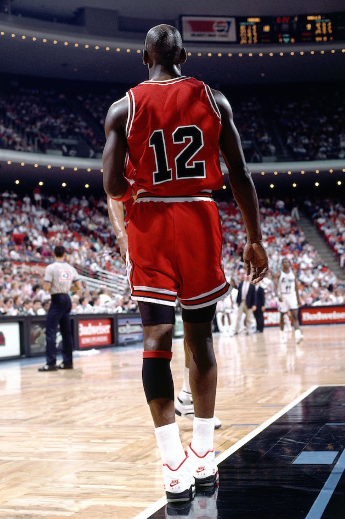 20 Years Ago MJ Returned to Basketball Wearing #45 – Sneaker History -  Podcasts, Footwear News & Sneaker Culture