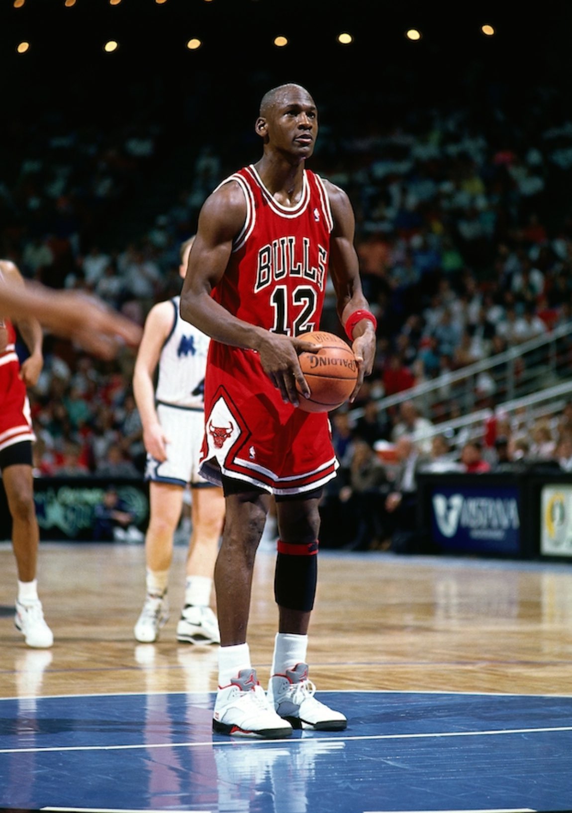 Michael Jordan Superfan Gets Full Back Tattoo Of MJ's Bulls Jersey
