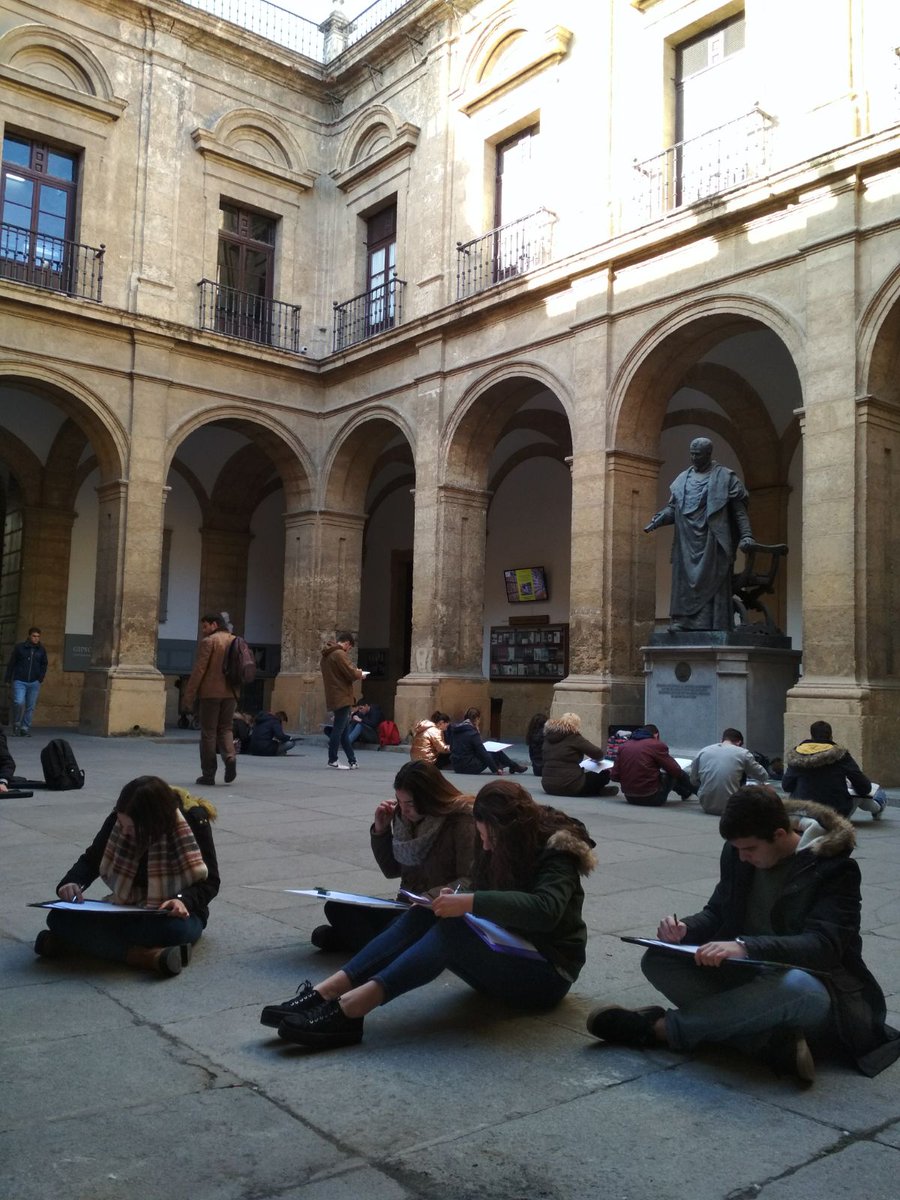 No es mal lugar la Fábrica de Tabacos para el trabajo de estudiantes de 1º de @ETSASevilla, ¿eh? 😊 #Arquitectura