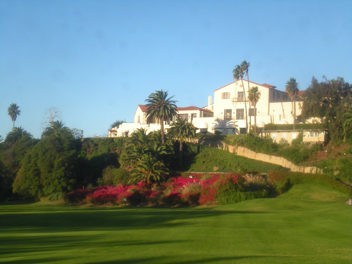 David_R_Holland's tweet photo. My 24 hrs at #RivieraCountryClub #BenHoganSuite overnight. #Golf #PGATour @PGATOUR #CaliforniaGolf @NTrustOpen #LAGolf #GolfChannel #GolfAdvisor @GolfAdvisor @TexasTechMBB #TexasTechGolf #Golfweek #GolfMagazine https://t.co/DYHeIOWcxY