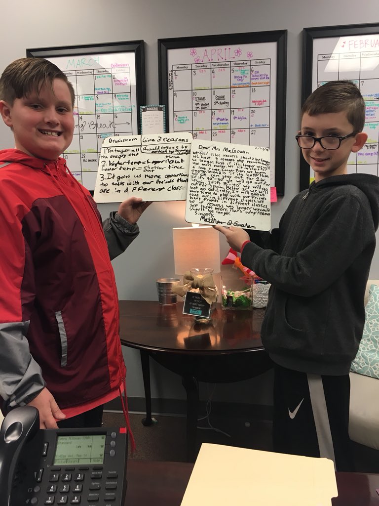 TheJMcG's tweet photo. I had a very important meeting today with two @RogersFrisco 5th graders who wrote a persuasive letter for longer recess. #StudentVoice #RecessIsFun @Rogers5th https://t.co/teVw1GtE99