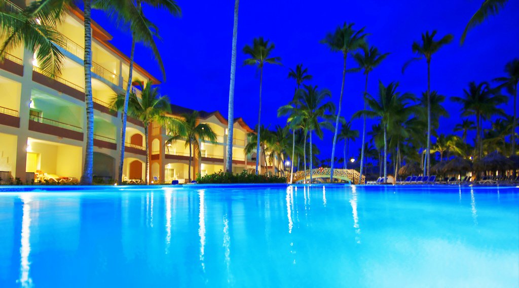 IllonHoliday's tweet photo. OUTBREAK LATEST: #Illness has apparently ruined multiple recent stays at the Majestic Colonial Punta Cana resort, #DominicanRepublic. Read more: https://t.co/SJL94Hadfz https://t.co/m83A86qE0q