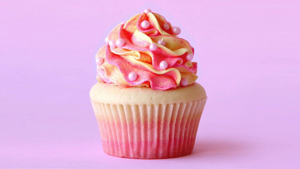 StClairPRClub's tweet photo. Happy Valentine’s Day to all you lovely people ❤️💜🧡💛💚💙 Here is a beautiful virtual cupcake from us to you. https://t.co/uYUKrKl7NU