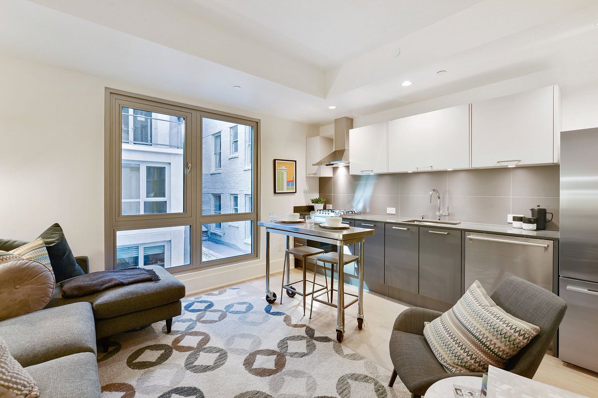 stage1075's tweet photo. Fall in love with a studio! #Stage1075 was designed with urban pioneers in mind with a dash of well-designed comfort. #SFRE #SFNewDev #MidMarket https://t.co/Y9S5na16Cm https://t.co/E6phoYZ5xF