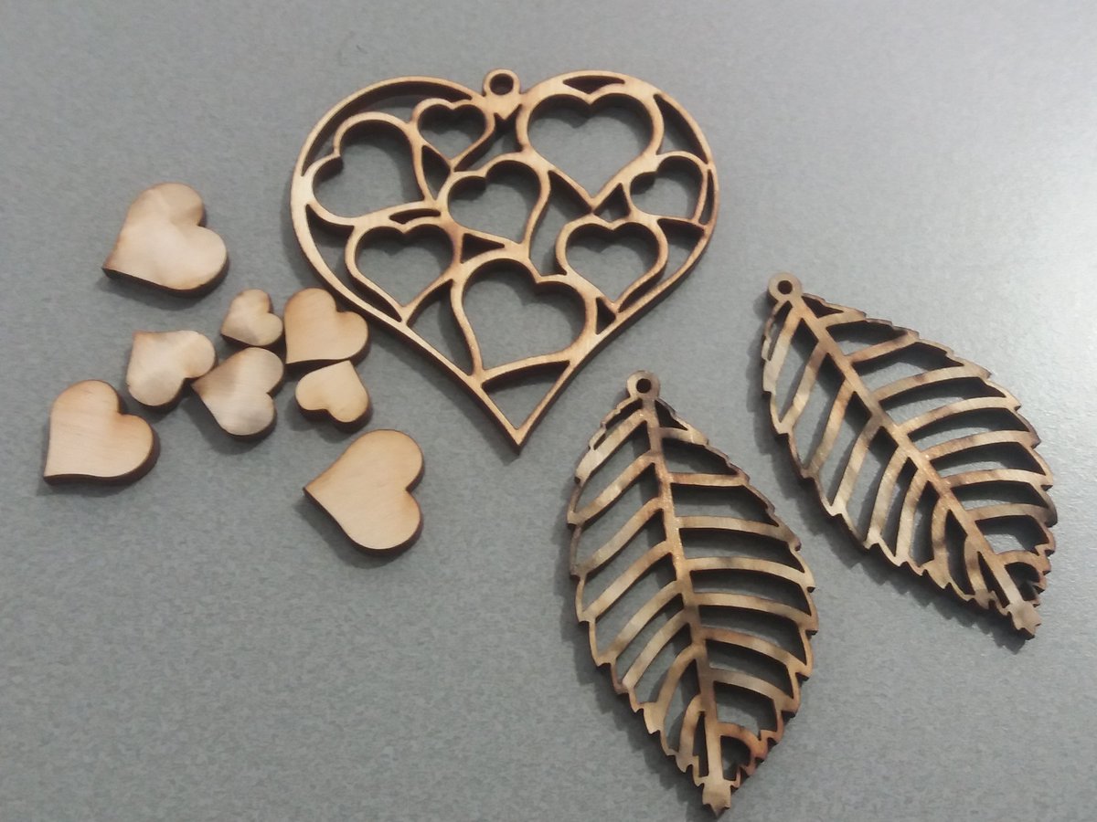 essiisohanni's tweet image. Henkilökunnan kässäkerho @TampereUniTech #tutlab Kiitos Sanna &amp;amp; Taru! #laserleikkuri #korvakorut #ystävänpäivä