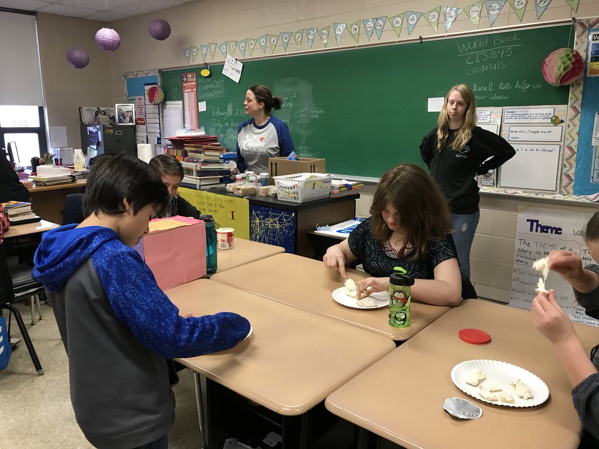 MeshCardinals's tweet photo. #BFFBF we love our cookie decorating for Valentine’s Day! @SFAgentJimOder https://t.co/tOpVGUzkDh