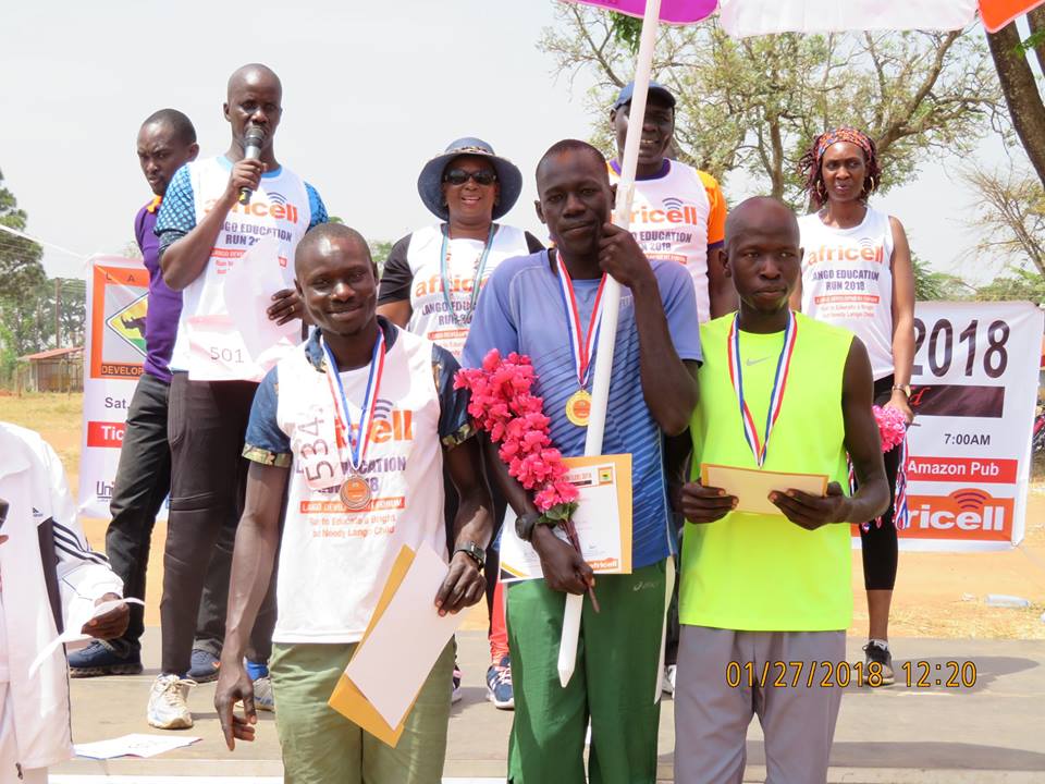LangoEducRun's tweet photo. Winners with their medals and prize money. https://t.co/hTKk9Wy6PS