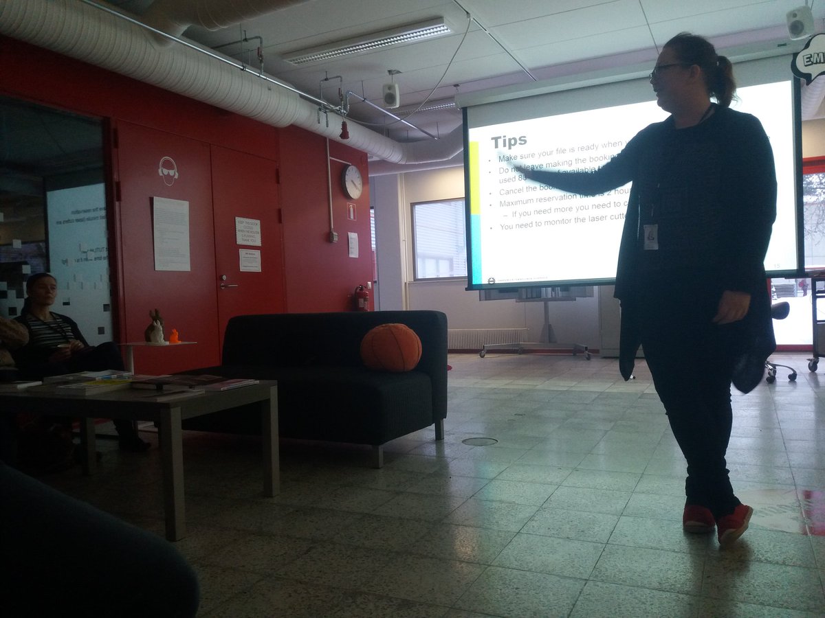 essiisohanni's tweet image. Henkilökunnan kässäkerho @TampereUniTech #tutlab Kiitos Sanna &amp;amp; Taru! #laserleikkuri #korvakorut #ystävänpäivä