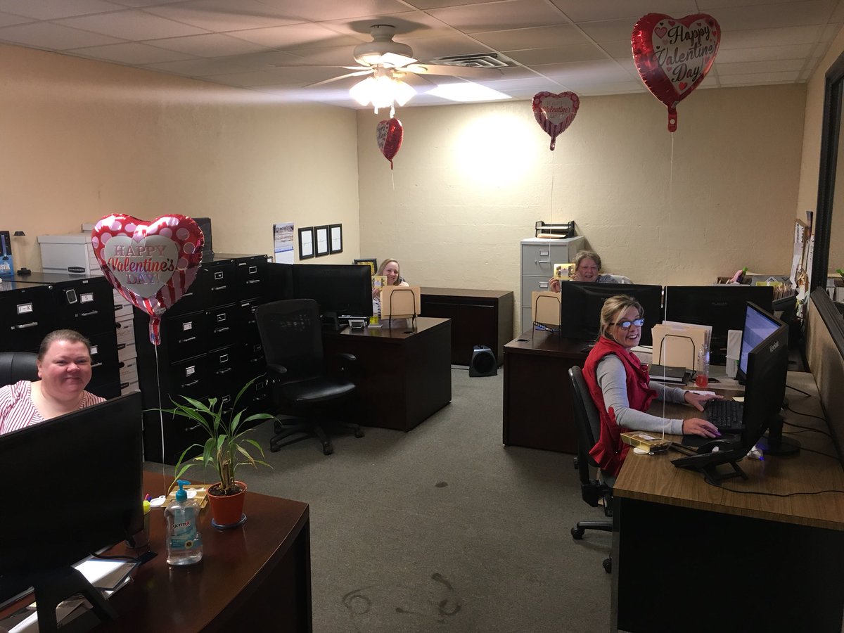 CoachVick_CHS's tweet photo. Happy Valentines Day from Vick Insurance. #VIstyle https://t.co/YEx4ySh75a