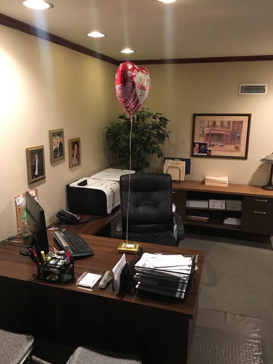 CoachVick_CHS's tweet photo. Happy Valentines Day from Vick Insurance. #VIstyle https://t.co/YEx4ySh75a