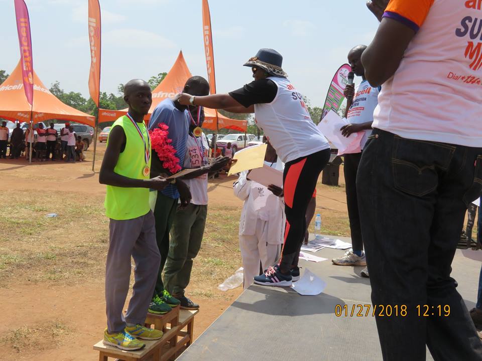 LangoEducRun's tweet photo. Medal ceremony. https://t.co/brg78VFBCt