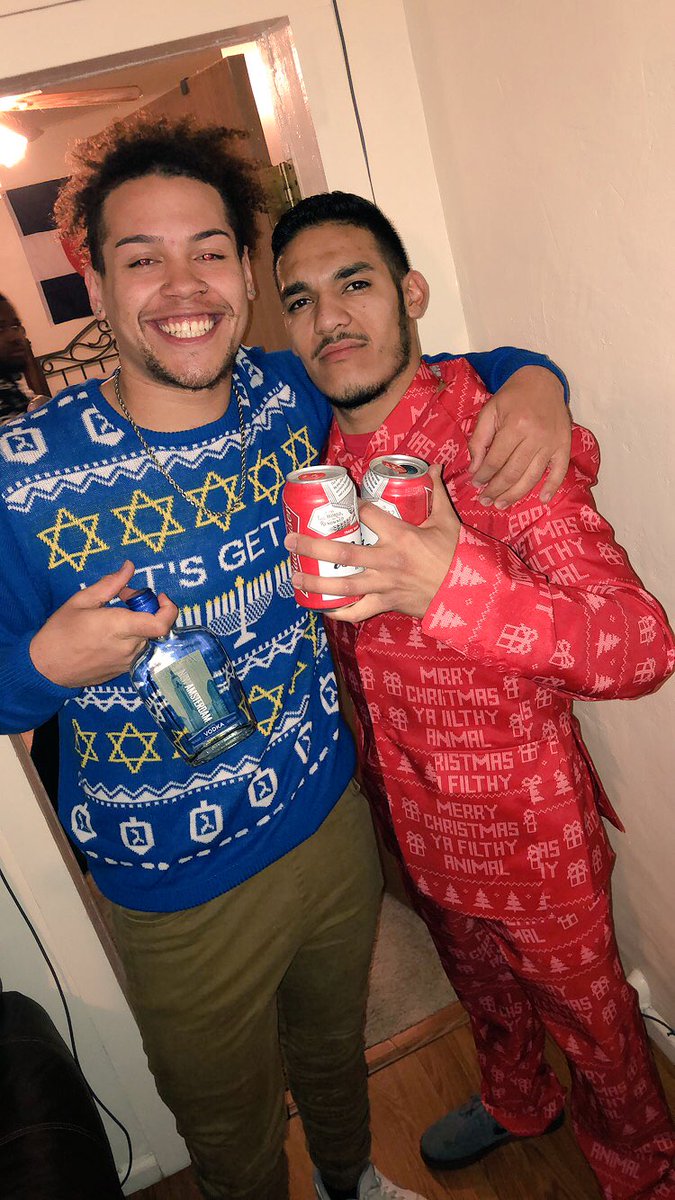 luisavf971's tweet photo. Happy Happy Happy Fucking Birthday to you bro!🎉🎊🎈 I hope this day is full of blessings and I hope you have a great day 🙏🎉😬 https://t.co/VaUtHhIPns
