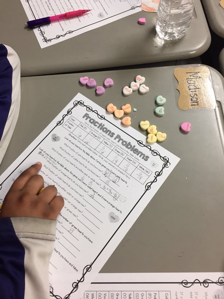 KimGlover9's tweet photo. Review of fractions with Conversation Hearts 💕Lots of thinking outside the box! @TweetDCS_OES #beAwesome #TeamDCS #RaiseTheBar https://t.co/LOQrVmiiG6