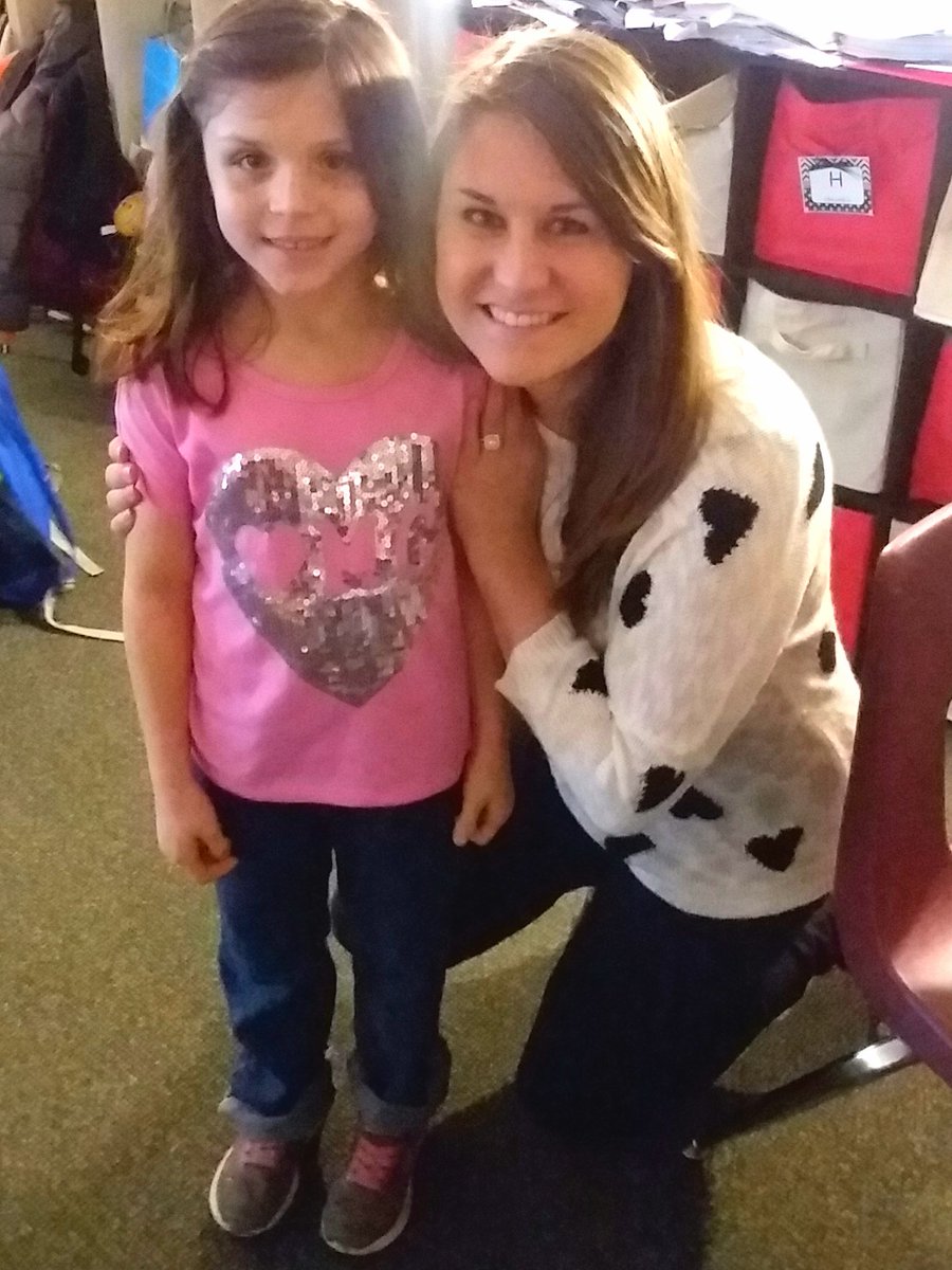 PontiacElem's tweet photo. We LOVE our Pontiac Family!  Happy Valentine's Day! #PontiacElem #HappyValentinesDay #richlandtwo https://t.co/9Kk05S9trl