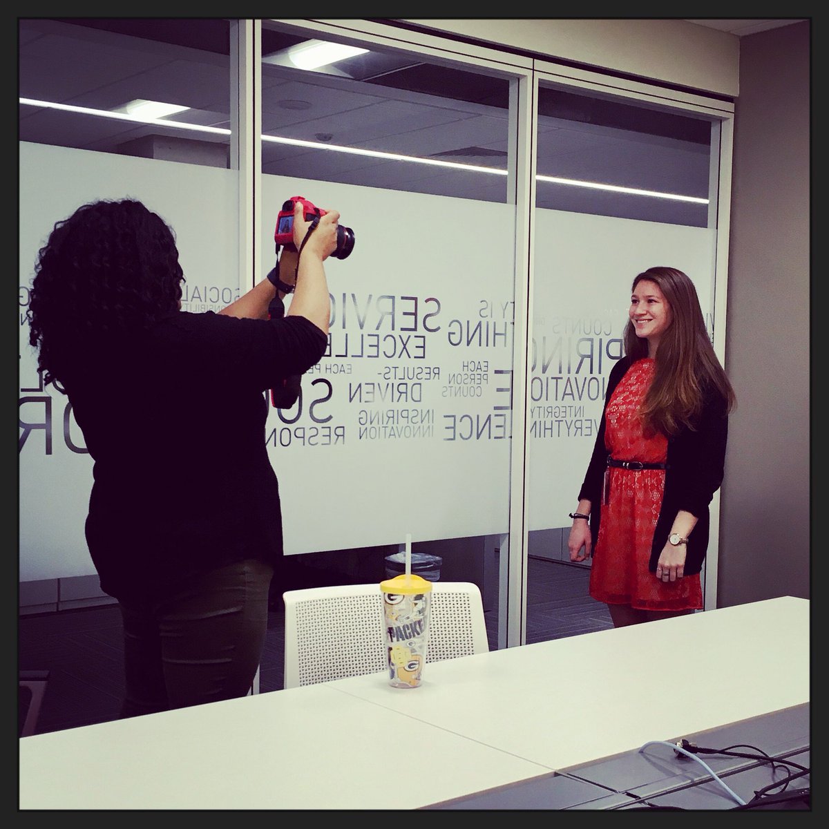 AlexRecruitsADP's tweet photo. Look out! πΈ The #OneADP Norfolk Spring 2018 Interns are taking their professional headshots today! Stay tuned for their official introduction email to all Norfolk associates! @ADPCareers #hellowork #hellointern https://t.co/1GHTzuxab8