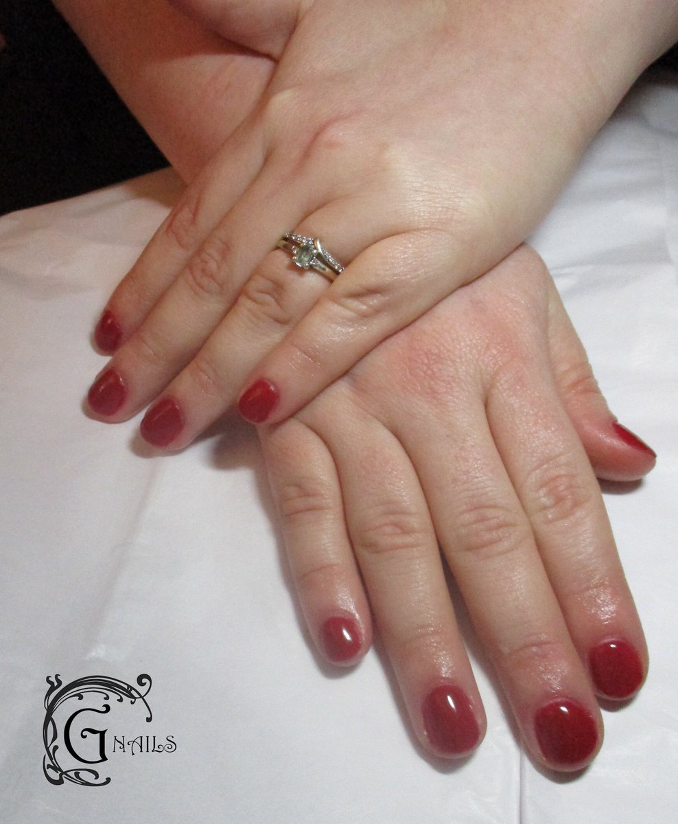 GNicheArt's tweet photo. These lovely nails were just begging for #RevYourEngine by #SlickPour! Nothing beats #Classic #RedNails!! #GNails #ValentinesNails ❤️#Red #Sparkle #NailsOfTheDay #CaptionConversion https://t.co/TrEXormKR5