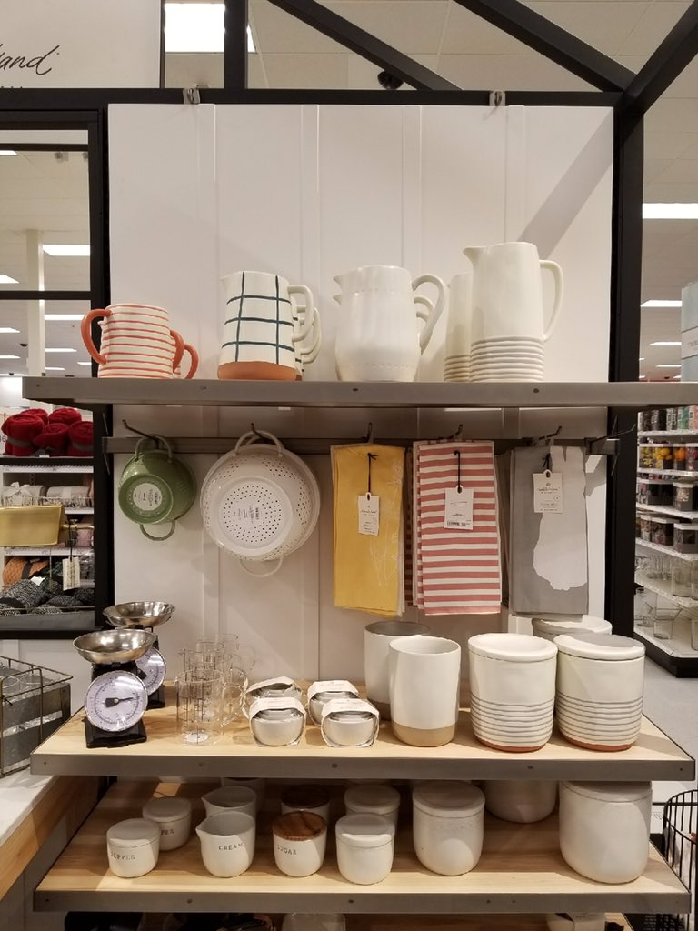 wsb3486's tweet photo. T-1000 Ready for Easter!! ❤❤❤❤ The New Hearth and Hand!! Come visit and check it out!! #fixerupper #Hearth&amp;Hand @joannagaines  @chipgaines  @magnolia  @SWorthy  @courtthebold https://t.co/I2Q8AFn2TX