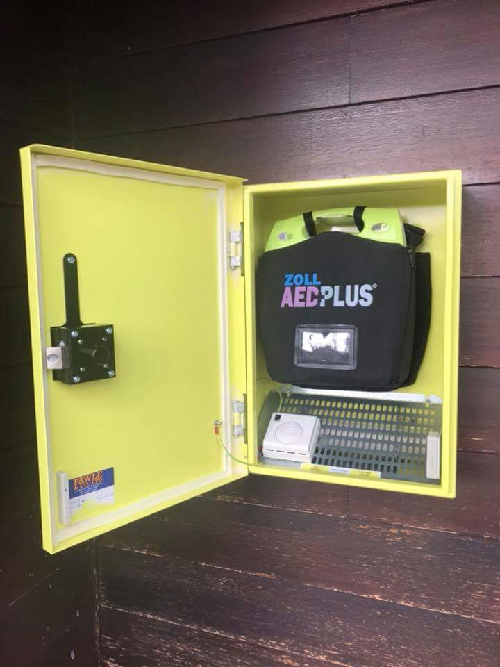 AchubCalon's tweet photo. #Diffibriliwr 24/7 #Defibrillator @colegcambria - Safle Llysfasi Site,
Ffordd Rhuthun, #Llysfasi,LL15 2LB. #defibuary.
Ffoniwch 999 am y côd.
Call 999 for access code. https://t.co/YEiKPmDsQf