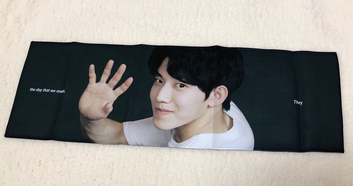 They_dowoon's tweet photo. 안녕하세요 ! 
민족 대명절 설을 맞아 RT 해주신 분들 중 1분께 도운 슬로건과 스티커를 보내드리려고 합니다 !
마이데이 여러분들 모두 모두 새해 복 많이 받으세요 ╰(*´︶`*)╯♡
(2월25일 당첨자 발표)
#DAY6 #DOWOON #데이식스 #도운 https://t.co/R49SPuRC2o