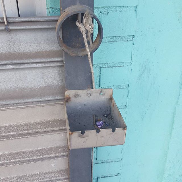 Tonerarch's tweet image. Custom ashtray welded to the security gate. #customironwork #fancy ift.tt/2o6gEQN