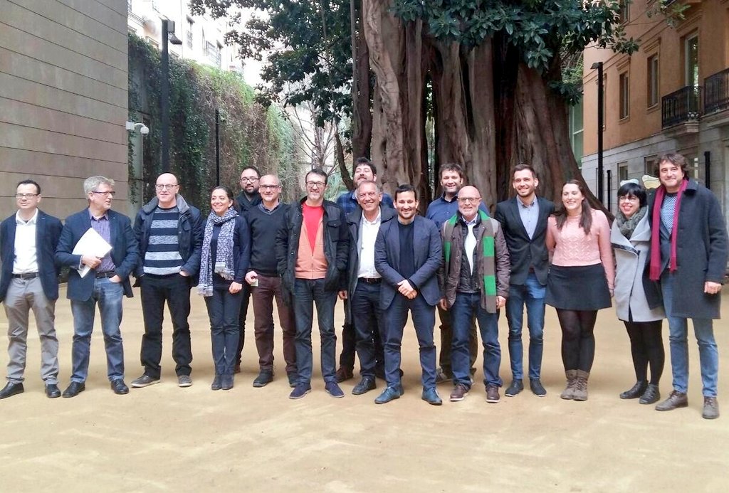 Hui a #PleCorts hem aprovat la llei per un model plurilingüe al sistema educatiu valencià.

He apel.lat a la llibertat positiva de Isaiah Berlin, per capacitar a les noves generacions per aprendre 3 o més llengues.

Fem-les més lliures.🕊👨‍⚕️👩‍⚕️🕊