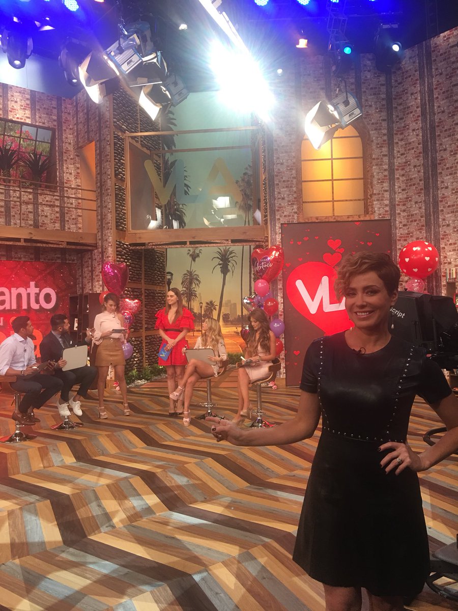 carmenmoriginal's tweet photo. Ya estamos en @VengaLaAlegria para invitarlos a la #BodaBrunoyMagaly hoy en @EnamorandonosTV https://t.co/WDiHae94It