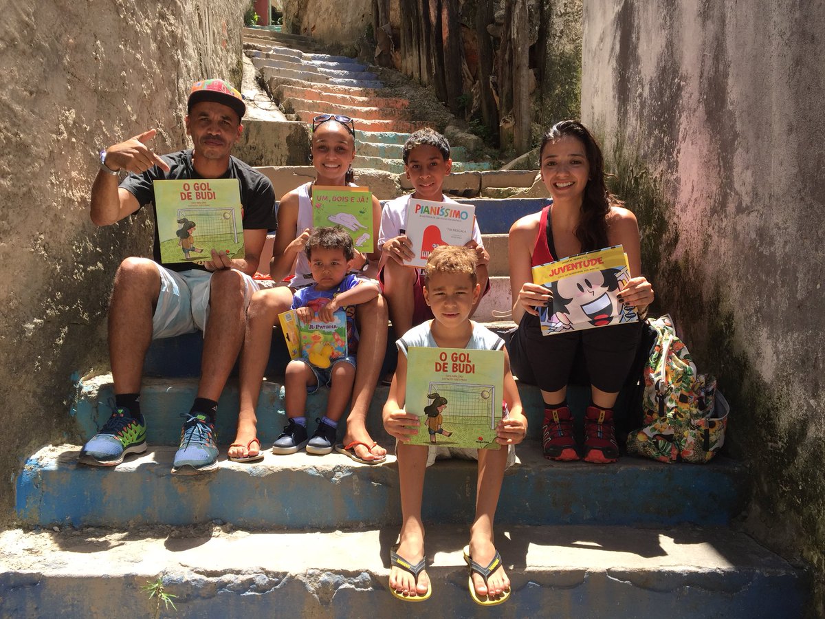 Alô, meu povo! Vamos ajudar?!! 🙏🏻💪🏽📚 DOAÇÕES DE LIVROS INFANTIS e para ADOLESCENTES para a primeira Feira do livro do Morro do Papagaio 📖 Doações até dia 17 fevereiro com o parceiro e professor Julio- 📞 Wats 992336335 Obrigada 🙏🏻 ❤️ #morrodopapagaio #doacao