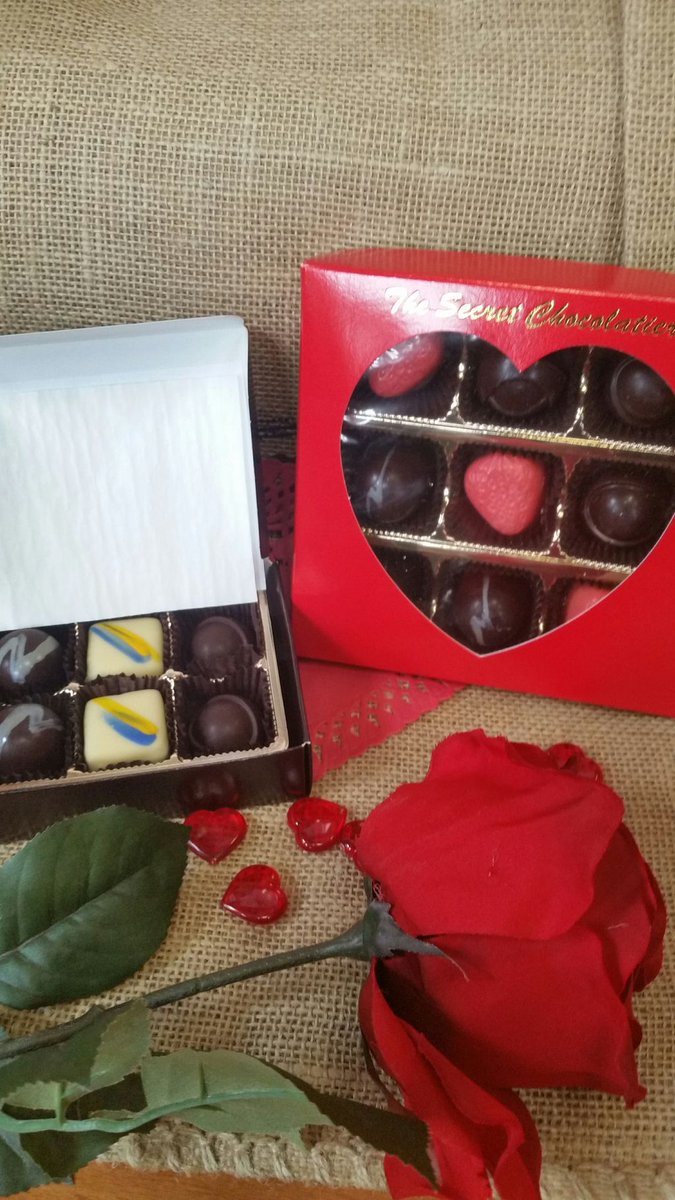CBProvisions's tweet photo. Don't forget the chocolates today! Buy both and receive 25% of the yummy #ValentinesDay chocolates! #CopperBarrel #BeMyValentine #loveischocolate https://t.co/skgxd3qKt9
