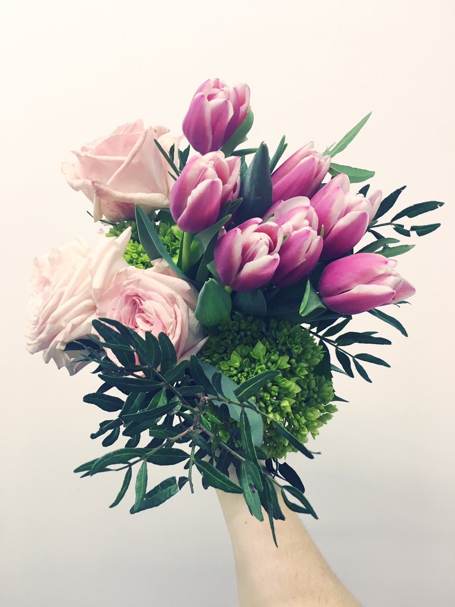 tulips &amp; roses for your true love 💐 #florist #ottawa #ottawaflorist #blumenstudio #valentinesday #love
