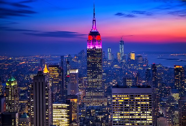 stevelauro's tweet photo. MT @bigapplewedding @EmpireStateBldg becomes heart of #ValentinesDay celebrations where 11 couples will #tietheknot on the 86th floor Observatory, lit up in red sending #love across the world! #Congratulations ❤️  #ESBeMine @KleinfeldBridal @agreatbigcity #wedding https://t.co/qdPxqxnpJp